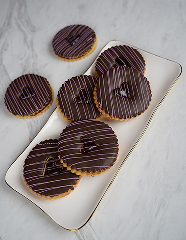 CE-000A Chocolate Raspberry Linzer cookie CE-000A Chocolate Raspberry Linzer cookie