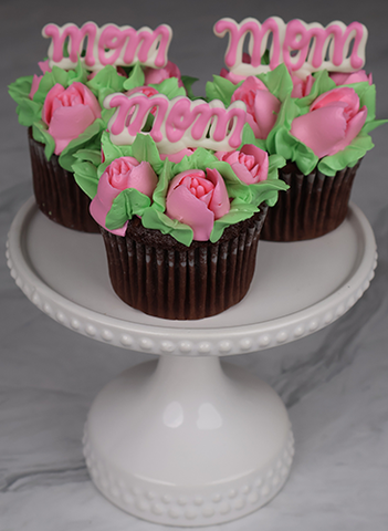 MD-000B Chocolate cupcake with white mousse filling MD-000B Chocolate cupcake with white mousse filling