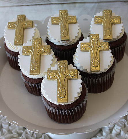 CC-044 Chocolate cupcake with white chocolate mousse filling CC-044 Chocolate cupcake with white chocolate mousse filling