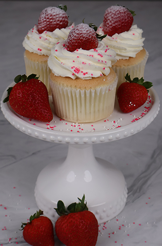 CC-000Q Strawberry Shortcake Cupcake