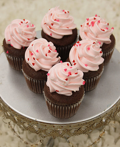 VC-040  Mini Display Valentine chocolate cupcake with white chocolate mousse filling.