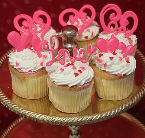 VC-037 Display Valentine gold cupcake with chocolate mousse filling.