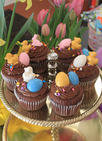 EA-040 Display Easter Decor chocolate cupcake with white filling