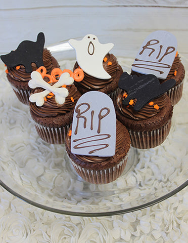 CC-050 Display Halloween Chocolate cupcake with white mousse filling.