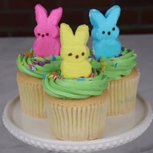 Gold Cupcake with Chocolate Filling