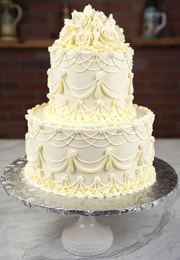 WD-104 Deluxe Wedding Cake