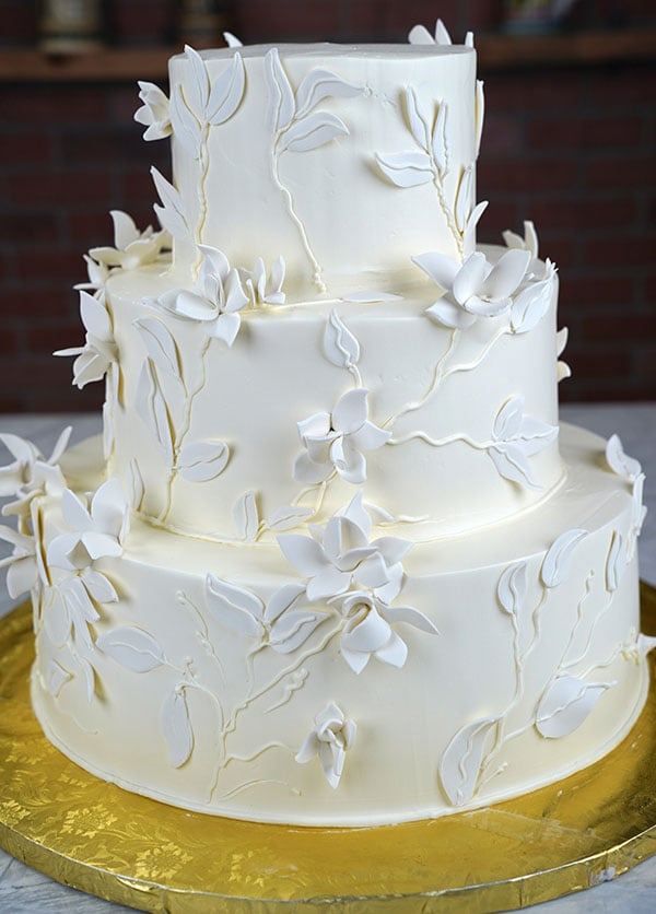 WD-106 Deluxe Wedding Cake