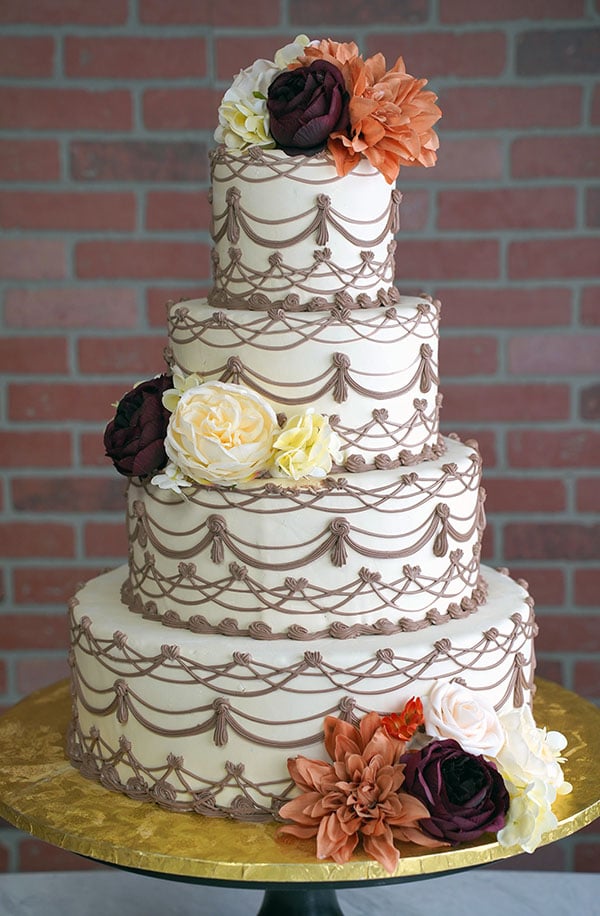WD-111 Deluxe Wedding Cake