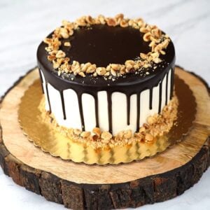 Petite_Hazelnut-Torte-Hazelnut-cake.jpg